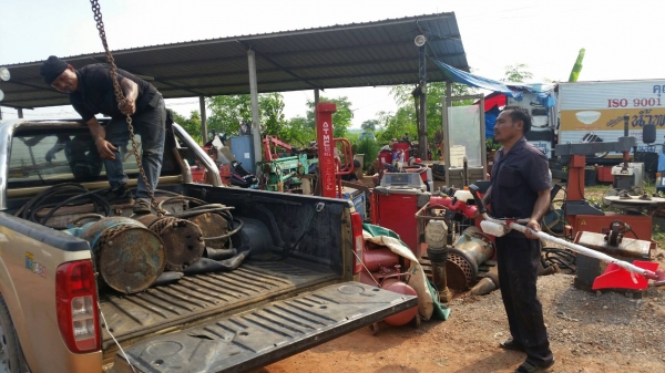 tractor-backhoe ขอบคุณลูกค้ามาจากประทุม บางปะหัน ชื้อเหมา ปั้มน้ำไดโว่ แบบแช่ และเครื่องตัดหญ้าแบบสะ tractor-backhoe ขอบคุณลูกค้ามาจากประทุม บางปะหัน ชื้อเหมา ปั้มน้ำไดโว่ แบบแช่ และเครื่องตัดหญ้าแบบสะ