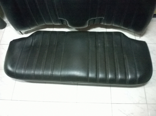 ขายชุดเบาะหลัง E30 แท้ สภาพokหนังไม่มีขาด ราคา1800 โทร0924462525โส กทม ขายชุดเบาะหลัง E30 แท้ สภาพokหนังไม่มีขาด ราคา1800 โทร0924462525โส กทม