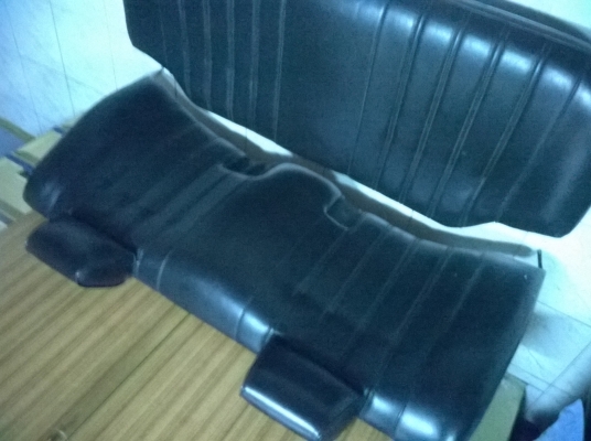 ขายชุดเบาะหลัง E30 แท้ สภาพokหนังไม่มีขาด ราคา1800 โทร0924462525โส กทม ขายชุดเบาะหลัง E30 แท้ สภาพokหนังไม่มีขาด ราคา1800 โทร0924462525โส กทม