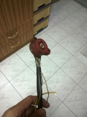 ขายตูดสวิตกุณแจ E30 สภาพok ราคา1200 โทร0924462525โส กทม