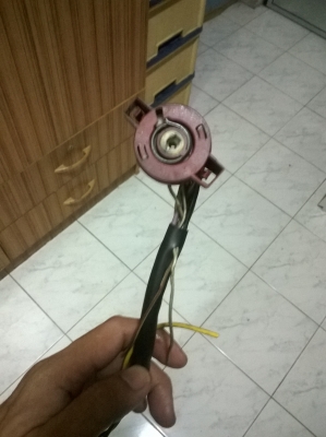 ขายตูดสวิตกุณแจ E30 สภาพok ราคา1200 โทร0924462525โส กทม