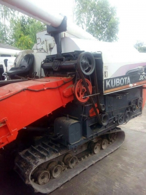 ขายรถเกี่ยวข้าวคูโบต้า DC68 ช่วงล่างแทรคใหม่ ตู้ตะแกรงใหม่ พร้อมลงทำงาน เครื่องเดิม