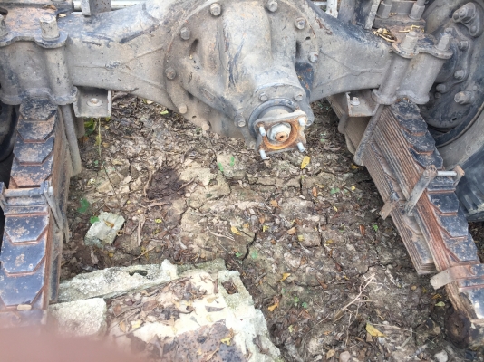 เพลาหลังหกล้อกลาง hino น๊อต6รู