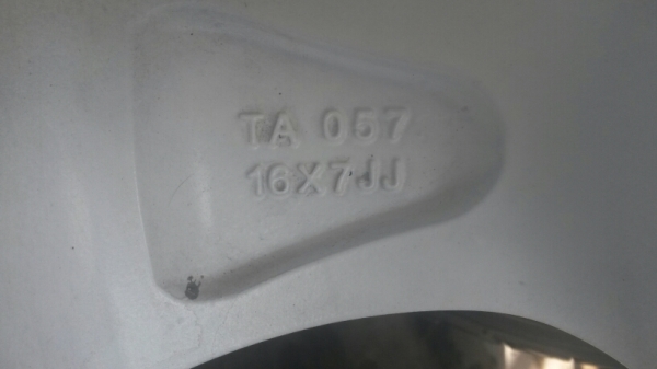 ล้อแม็ก japan 16 4รู รถเก๋ง พร้อมยาง 3 วง ไม่ดุ้งไม่แตกไม่ร้าว