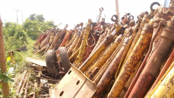 ขายกระบอกไฮดลิก์ รถแมคโค สภาพตามรูป มีทุกรุ่นครับ มีทั้ง  รุ่นใหม่ รุ่นเก่าขายไม่แพง โทรมาสอบถามกันได้ครับ