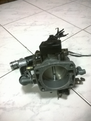 ขายลิ้นปีกผีเสื้อ m20 เกียรออโต้2500 6สูบ สภาพok ราคา1600 โทร0924462525โส กทม