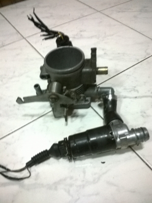 ขายลิ้นปีกผีเสื้อ m20 เกียรออโต้2500 6สูบ สภาพok ราคา1600 โทร0924462525โส กทม