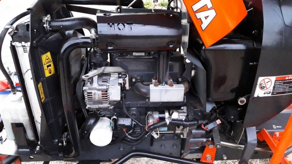 ขายรถไถคูโบต้า  KUBOTA   B2440  พร้อมชุดโครงกันอ้อย SG247  และโรตารี่ RX85B