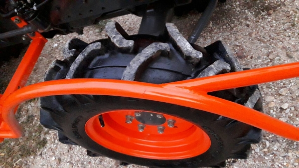 ขายรถไถคูโบต้า  KUBOTA   B2440  พร้อมชุดโครงกันอ้อย SG247  และโรตารี่ RX85B