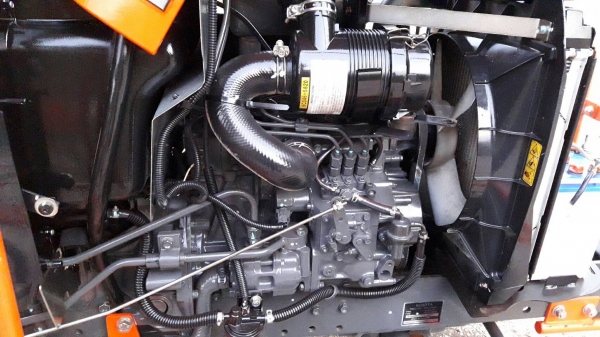 ขายรถไถคูโบต้า  KUBOTA   B2440  พร้อมชุดโครงกันอ้อย SG247  และโรตารี่ RX85B