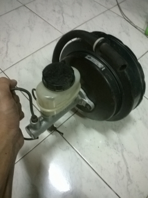 ขายหม้อลมเบรคNissan ถอดออกจาก e30 สภาพok1คู่ราคา1300 โทร0924462525โส กทม