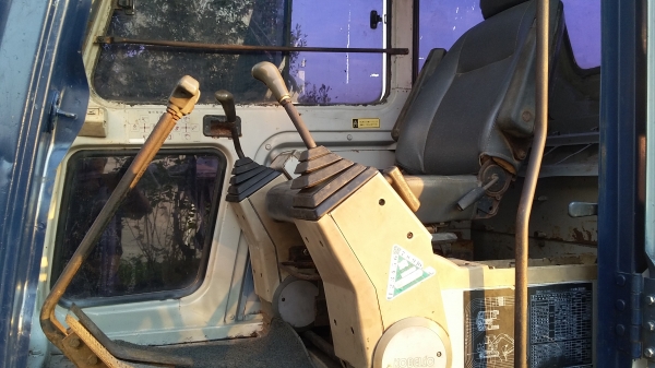 ขาย SK 60 M 3  ไฟฟ้าครบทุกจุด แอร์ครบ ใบแทรกใหญ่ ระบบดีมากช่วงล่างเต็ม