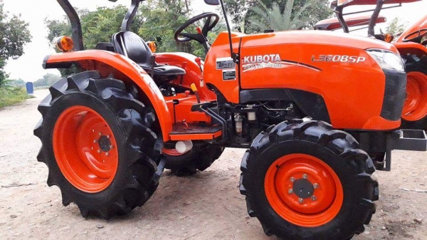 ขายรถไถคูโบต้า  KUBOTA   L 3608SP พร้อม ผาน 6X22