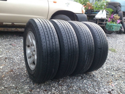 ขายแม็ก TOYOTA 5รู114 พร้อมยาง บริดสโตน ดูราวิส 215/70R15ยาง ปี13 ดอกยางเต็มสวยๆ จำนวน 1 ชุด พร้อมน๊อต 20 ตัว