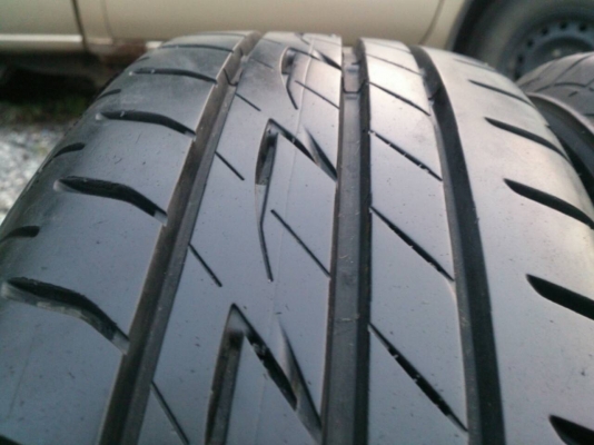 ขายยาง 185/65R15 บริดสโตน อีโคเปีย ยางปี15 ดอกยางเต็มสดไม่แตกลายไม่ร้าวไม่มีปะ สวยๆจำนวน 1 ชุด