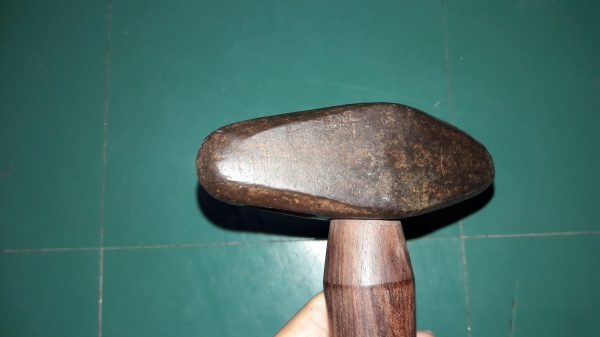 ขายค้อนทุบงานโบราณอังกฤษหนักรวมด้าม1.1กิโลกรัม Made in England.เก่าด้ามไม้มงคลสวยงาม