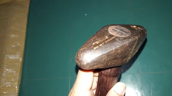 ขายค้อนทุบงานโบราณอังกฤษหนักรวมด้าม1.1กิโลกรัม Made in England.เก่าด้ามไม้มงคลสวยงาม