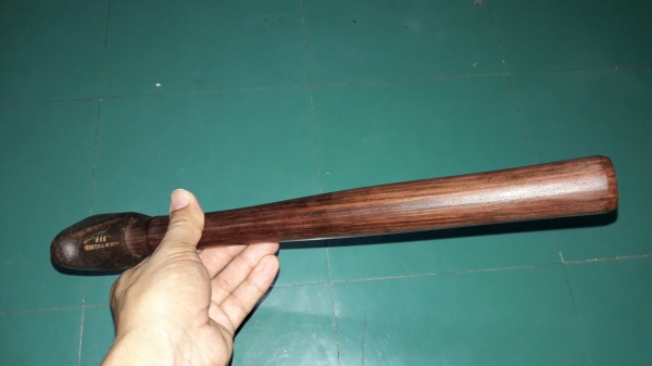 ขายค้อนทุบงานโบราณอังกฤษหนักรวมด้าม1.1กิโลกรัม Made in England.เก่าด้ามไม้มงคลสวยงาม