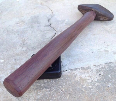 ขายค้อนทุบงานโบราณอังกฤษหนักรวมด้าม1.1กิโลกรัม Made in England.เก่าด้ามไม้มงคลสวยงาม