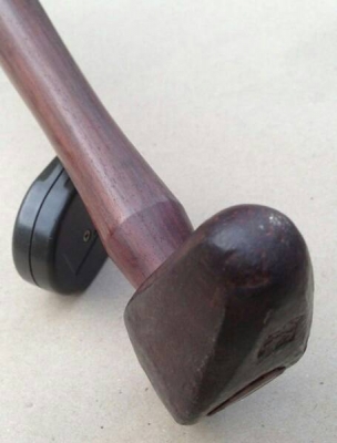 ขายค้อนทุบงานโบราณอังกฤษหนักรวมด้าม1.1กิโลกรัม Made in England.เก่าด้ามไม้มงคลสวยงาม