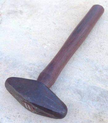 ขายค้อนทุบงานโบราณอังกฤษหนักรวมด้าม1.1กิโลกรัม Made in England.เก่าด้ามไม้มงคลสวยงาม