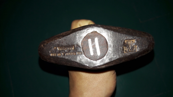 ขายค้อนทุบงานโบราณอังกฤษหนักรวมด้าม1.1กิโลกรัม Made in England.เก่าด้ามไม้มงคลสวยงาม