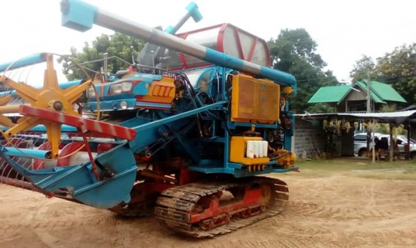 ขายรถเกี่ยวข้าว ไทยเส็งยนต์ อุ้ม2.5ตัน เครื่องHINO 210เทอร์โบ ช่วงล่างดี ปั้มดี สภาพพร้อมลุยงาน ราคา440,000 สนใจโทร 090-8588220คุณนะ 093-3258446คุณบิว หรือเข้าดูสินค้าอื่นๆได้ที่ www.narong2truck.com หรือ www.truck.in.th/498 หรือเพจFacebook ณรงค์ ซื้อขายร