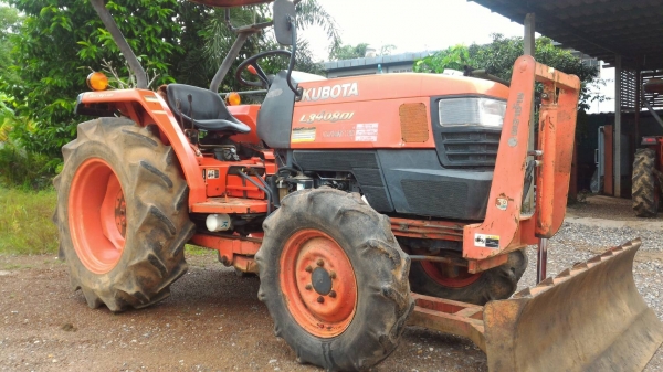 ขายรถไถ KUBOTA L3408 DI พร้อมดันหน้า 180,000  สนใจโทรสอบถามได้ครับ DC Tractor Rayong 0818618678,0899347475 id line=0818618678 id line=0899347475 อ.แกลง จ.ระยอง มีรถขนส่งบริการ