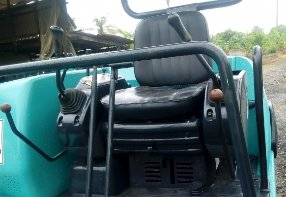 Backhoe KOMATSU PC40-7 รถสวย เอกสารอินวอย Backhoe KOMATSU PC40-7 รถสวย เอกสารอินวอย