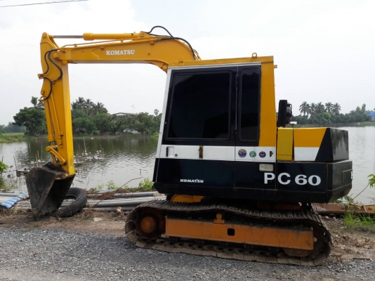 ข่าย KOMATSU PC60-5  เก่าใน  ปรับสภาพใหม่  พร้อมใช้.มีแอร์  เครื่องเดิม  ลองระบบกันได้ทุกวัน  โทร  089-3818694  ดวงนภา
