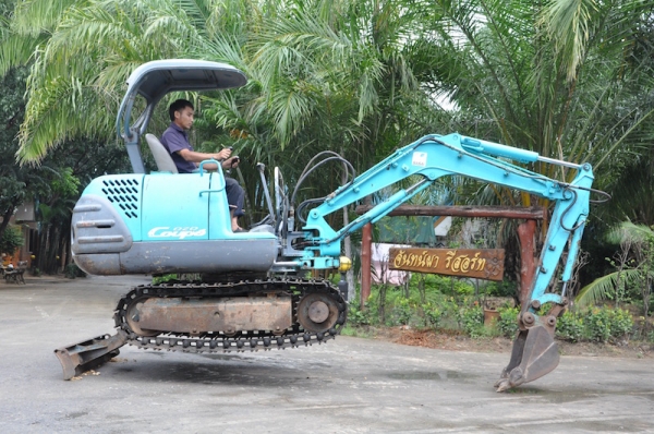 ขายแบคโฮ KOBELCO SK20(ปั้มนิ้ว)(คอนโทลน้ำมัน)(ลายหัวแย๊ก) ครบๆ สวยเดิมจากญี่ปุ่น ทำงานสมบูรณ์ทุกระบบ รับรองไม่ผิดหวัง 265,000 เท่านั้น!!