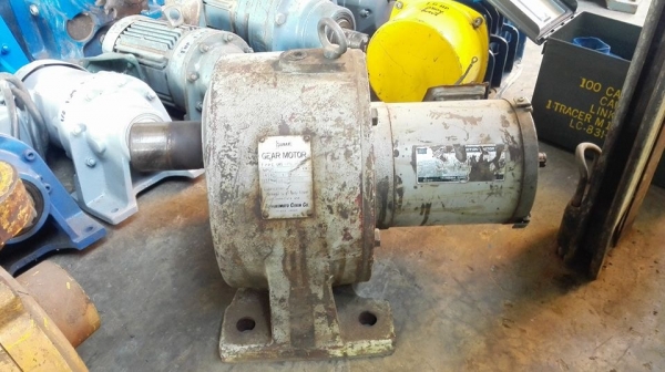 ** SOLD ** มอเตอร์เกียร์ญี่ปุ่น SUBAKI Made in JAPAN 1 HP 380V ทด 1:200 พร้อมใช้งาน