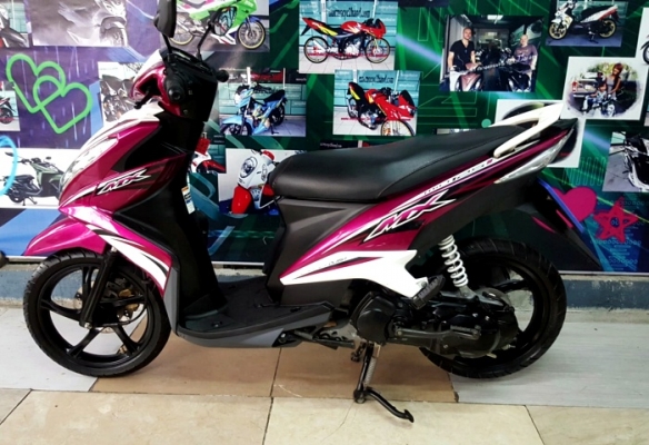 MIO 125 iMX สีชมพูดำ ตัวท็อปล้อแมกซ์จากศูนย์ ระบบหัวฉีดอัจฉริยะ YMJET-FI ประหยัดน้ำมัน แถม 3 รายการ MIO 125 iMX สีชมพูดำ ตัวท็อปล้อแมกซ์จากศูนย์ ระบบหัวฉีดอัจฉริยะ YMJET-FI ประหยัดน้ำมัน แถม 3 รายการ