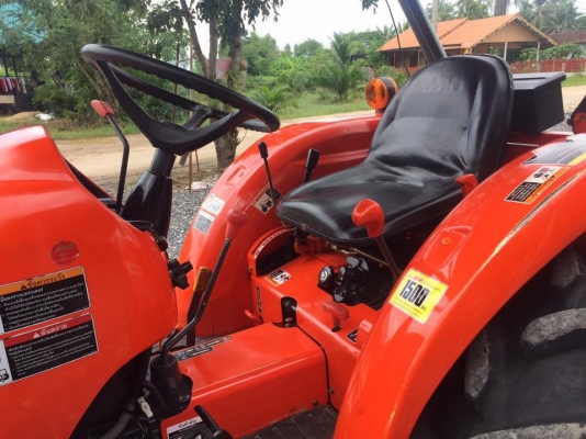 ขายรถไถคูโบต้า L3608 4WD2เพลา สภาพสวย พร้อมใช้งาน ขายพร้อมอุปกรณ์ใบมีดดันหน้า+ผานพรวน ราคา 298,000 บาท สนใจติดที่เบอร์ 081-9136451 ค่ะ หรือ ขอดูรูปเพิ่มเติมทาง line:bow6451 ค่ะ