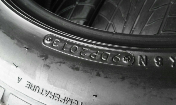 195/55R15 NITTO NT555 EXTREM ZR ชุด 4 เส้น tel. 081-427-3941 195/55R15 NITTO NT555 EXTREM ZR ชุด 4 เส้น tel. 081-427-3941