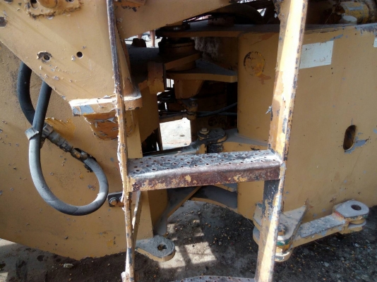 ขายรถตัก Komatsu515สภาพสวยพร้อมใช้ ติดต่อคุณ อ๊อฟ พิจิตร 086-737-9991