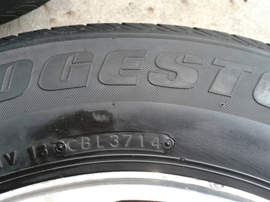 ขอบ15นิ้ว6รู พร้อมยาง ชุดนี้ ราคา 5900 บาท