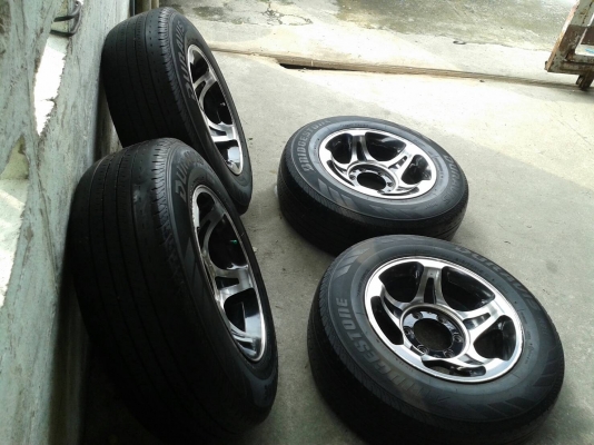 ขอบ15นิ้ว6รู พร้อมยาง ชุดนี้ ราคา 5900 บาท