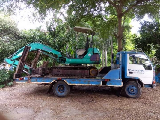 แบคโฮ komatsu pc40 พร้อมเทลเล่อร์ 6ล้อ แบคโฮ komatsu pc40 พร้อมเทลเล่อร์ 6ล้อ