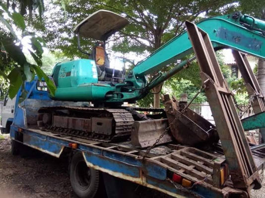 แบคโฮ komatsu pc40 พร้อมเทลเล่อร์ 6ล้อ แบคโฮ komatsu pc40 พร้อมเทลเล่อร์ 6ล้อ