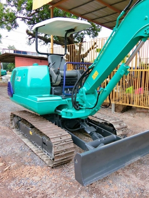 KOMATSU 30-7E <มีหัวกระแทกในตัวพร้อม><มีVDOให้ชม>รถเก่านอกมีเอกสาร☎️ติดต่อ 085-5632278 (ราคาต่อรองได้)