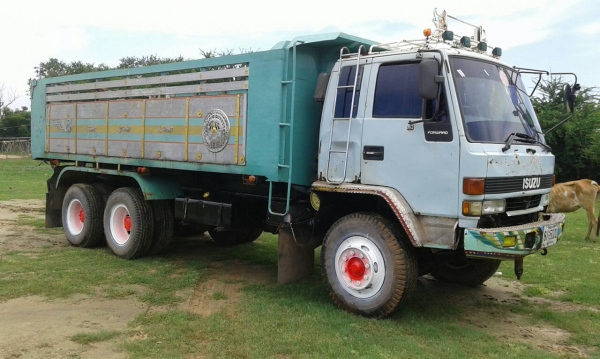 ขาย210สโสวยก พร้อมใช้งานกะบะเนียมรถวิ่งงานทุกวัน