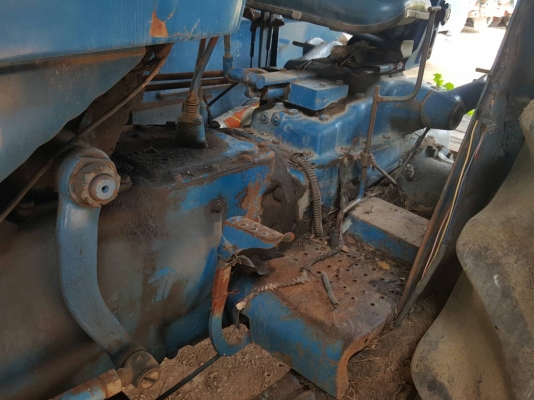 ขายรถไถ FORD6600 2เพลา คานหน้าFZ เครื่องT3 เครื่องเกียร์ปกติ ปั๊มปกติ  อุปกปรณ์.ใบดันหน้า หาง3 เอกสารสัญญาซื้อขาย ราคา. 300,000 บาท ต่อรองได้  โทร.080-108-5007 บอล