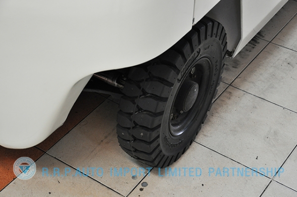 ขายรถโฟล์คลิฟท์มือสอง NISSAN รุ่น NL01-000188 ราคา 175,000 บาทนำเข้าจากประเทศญี่ปุ่น 100\% ไม่เคยใช้งานในประเทศไทย