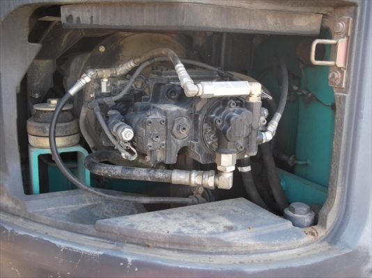 ขายรถขุดนำเข้าจากประเทศญี่ปุ่น kobelco sk135 yy05 รุ่น8 เครื่องยนต์ คอมมอลเรล สนใจติดต่อสอบถาม 092-3309229 อีด