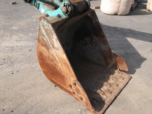 ขายรถขุดนำเข้าจากประเทศญี่ปุ่น kobelco sk135 yy05 รุ่น8 เครื่องยนต์ คอมมอลเรล สนใจติดต่อสอบถาม 092-3309229 อีด