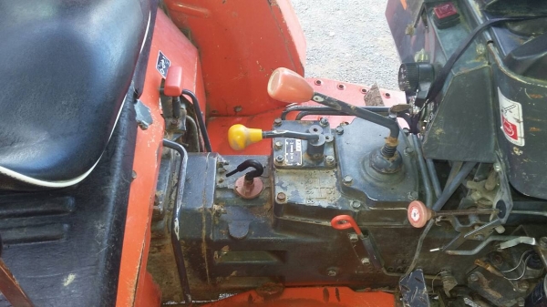 ขาย L2605 DT (4&times;4 )สองเพลาพวงมาลัยเพลาเวอร์ เครื่องเกียร์ดี รถพร้อมใช้งานพร้อมโรตารี่