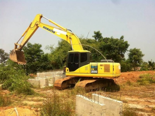 ขาย 1,650,000 KOMATSU pc 200-7 ทำงาน 5,000 ชั่วชทม. เครื่องดี โช่หนา เอวแน่น ปั้มดีไฟฟ้าครบ  เอกสารเล่มทะเบียน รถอยู่ ยโสธร 090-772-3710 090-772-3708