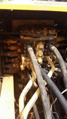 ขาย 1,650,000 KOMATSU pc 200-7 ทำงาน 5,000 ชั่วชทม. เครื่องดี โช่หนา เอวแน่น ปั้มดีไฟฟ้าครบ  เอกสารเล่มทะเบียน รถอยู่ ยโสธร 090-772-3710 090-772-3708