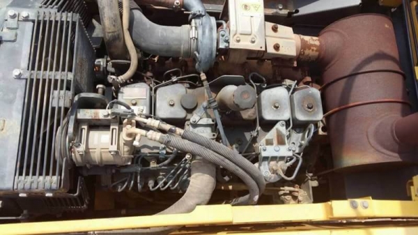 ขาย 1,650,000 KOMATSU pc 200-7 ทำงาน 5,000 ชั่วชทม. เครื่องดี โช่หนา เอวแน่น ปั้มดีไฟฟ้าครบ  เอกสารเล่มทะเบียน รถอยู่ ยโสธร 090-772-3710 090-772-3708